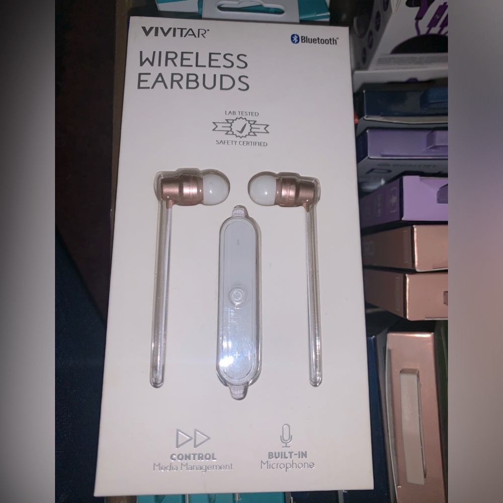 Vivitar Wireless Bluetooth Headphones - white